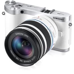 Hybrid Samsung NX1000 - Valkoinen + Objektiivi Samsung 18-55mm f/3.5-5.6 OIS III + Objektiivi Samsung 50-200mm f/4-5.6 ED OIS II