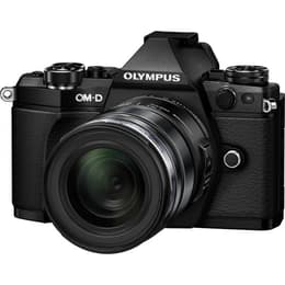 Hybrid Olympus OM-D E-M5 II - Musta + Objektiivi Olympus 12-50mm f/3.5-6.3 EZ + Salama Olympus FL-LM3