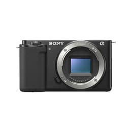 ZV-E10 - Musta + Sony 16-50mm f/3.5-5.6 OSS f/3.5-5.6