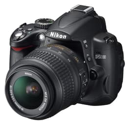 Yksisilmäinen peiliheijastuskamera D5000 - Musta + Nikon AF-S DX Nikkor 18-55mm f/3.5-5.6G VR II f/3.5-5.6G