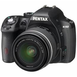 Refleksi K-50 - Musta + Pentax SMC DAL 50-200mm f/4-5.6 f/4-5.6