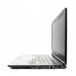 Fujitsu LifeBook E449 14" Core i3 2.2 GHz - SSD 256 GB - 16GB QWERTZ - Saksa