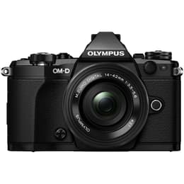 OM-D E-M5 - Musta + Olympus M.Zuiko Digital ED 14-42mm f/3.5-5.6 EZ f/3.5-5.6