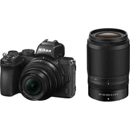 z 50 - Musta + Nikkor Nikkor DX 16-50 mm f/3.5-6.3 VR + Nikkor Z DX 50-250 mm f/4.5-6.3 VR f/3.5-6.3 + f/4.5-6.3