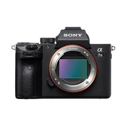 Refleksi Alpha 7 III - Musta + Sony FE 50mm f/1.8 f/1.8