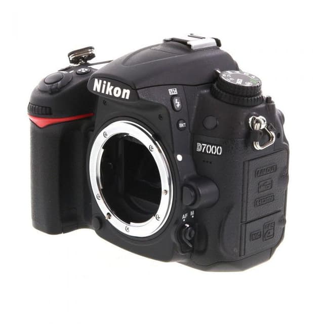Yksisilmäinen peiliheijastuskamera Nikon D7000 vain vartalo - Musta