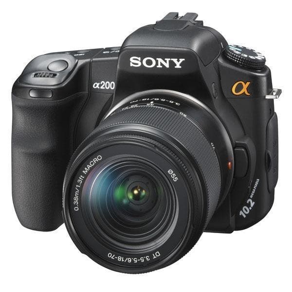 Sony Alpha DSLR-A200 -järjestelmäkamera - Musta + objektiivi Sony 18-70mm f/3.5-5.6 AF DT